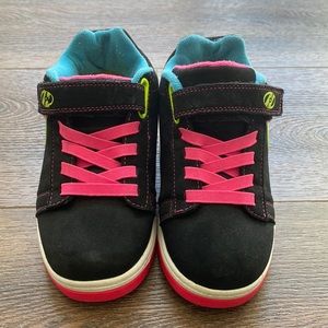 Heelys Youth kids black, pink, green, blue, white. Size YTH 2 in USA